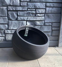 Load image into Gallery viewer, Lattice Linea Pot Black