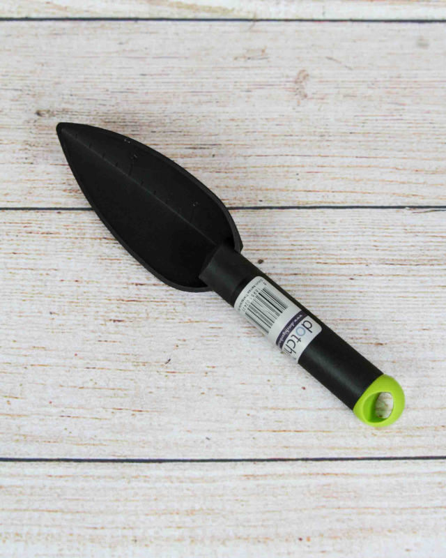 Crescent Gardens - Dotchi Narrow Transplanter