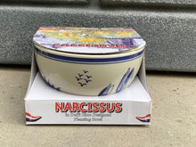 Load image into Gallery viewer, Narcissus in a delft blue designed planting bowl
