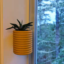 Load image into Gallery viewer, Plant Pot 4" Wood Brown (Matte) Wall Mounted - Round
