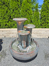 Load image into Gallery viewer, Fountain: Triple Fluted
