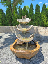 Load image into Gallery viewer, Fountain: Triple Leaf
