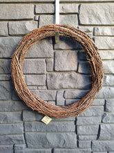 Load image into Gallery viewer, Natural Hiawatha Vine wreaths
