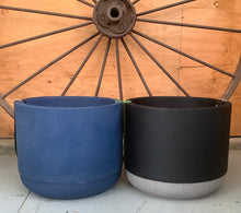 Load image into Gallery viewer, Round Cylinder Small 14"
