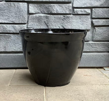 Load image into Gallery viewer, 14.75&quot; &quot;Ruben&quot; Round Plant Pot
