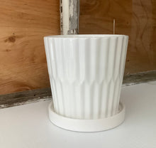 Load image into Gallery viewer, 5&quot; Round ceramic with attached saucer
