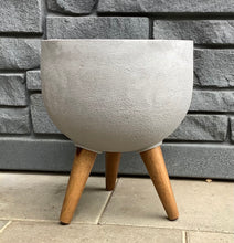 Load image into Gallery viewer, 13.25&quot; Rustic Round Planter with Stand
